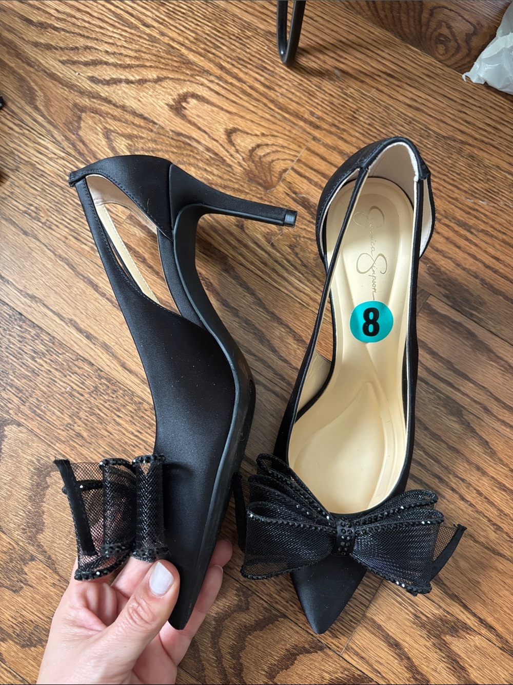 Jessica Simpson bow heels - Picture 2 of 3